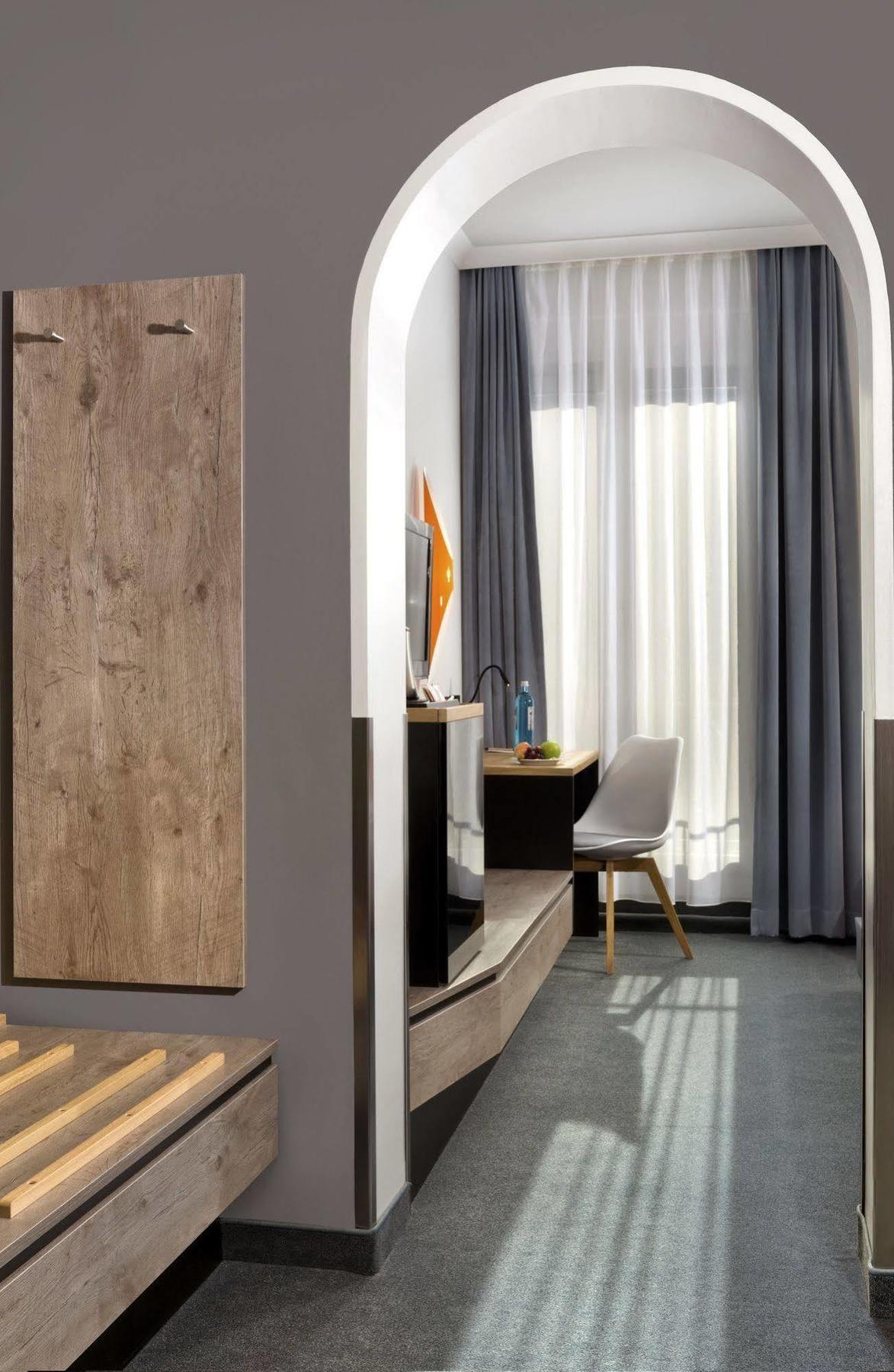 Intercityhotel 4* Munich